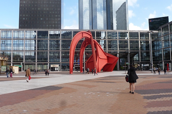 Mise en valeur des œuvres d’art du parvis de la Défense anyoji beltrando